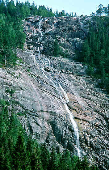 Wasserfall im mittleren Setesdalen