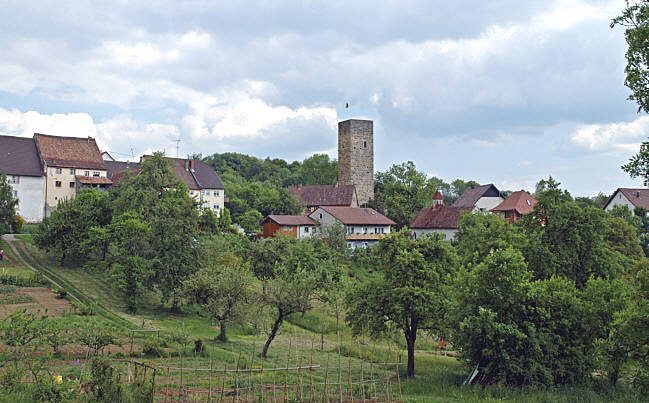 Bergfried der alten Burg in Tengen